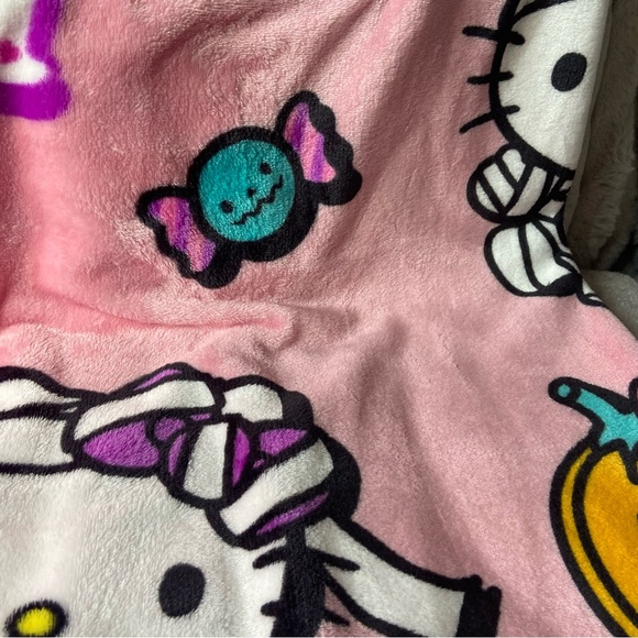 Hello Kitty Blanket Set - Pink Hello Kitty Halloween Blanket Bundle - Picture 4 of 7